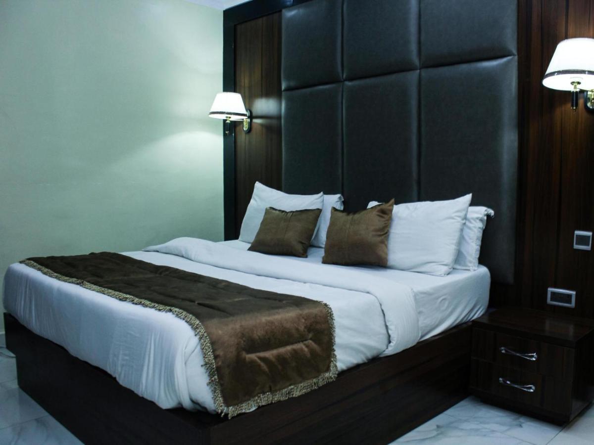 Six Diamond Hotel อีเคจา ภายนอก รูปภาพ