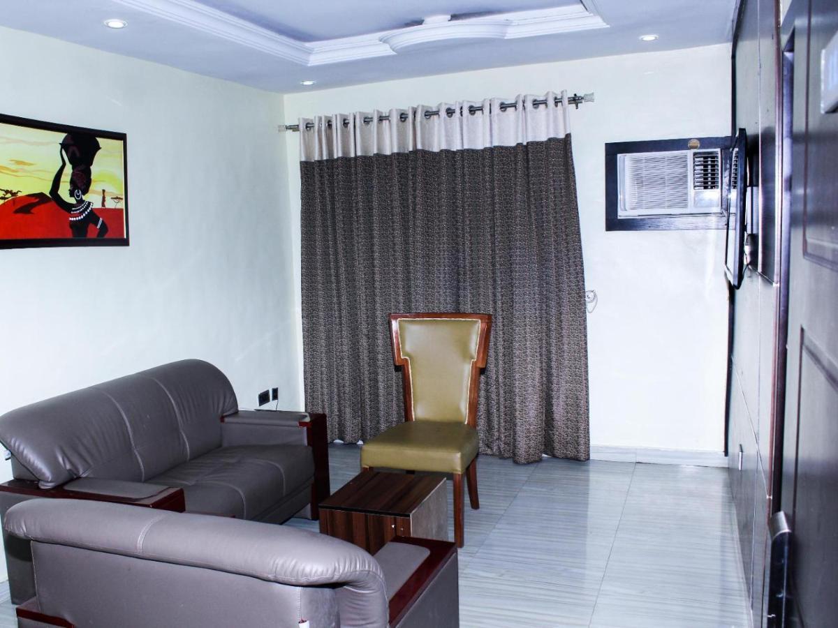 Six Diamond Hotel อีเคจา ภายนอก รูปภาพ