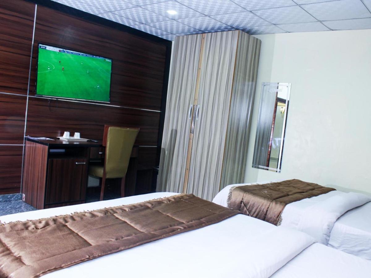 Six Diamond Hotel อีเคจา ภายนอก รูปภาพ