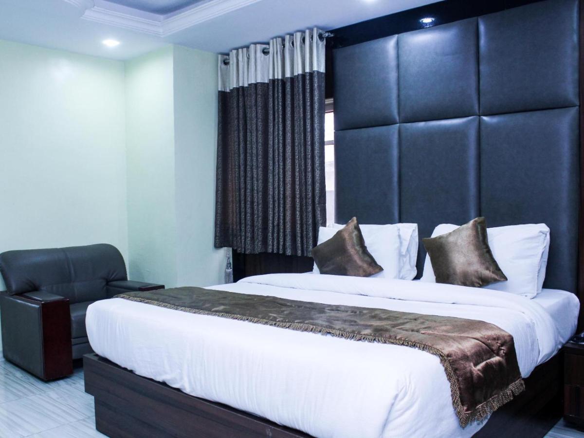 Six Diamond Hotel อีเคจา ภายนอก รูปภาพ