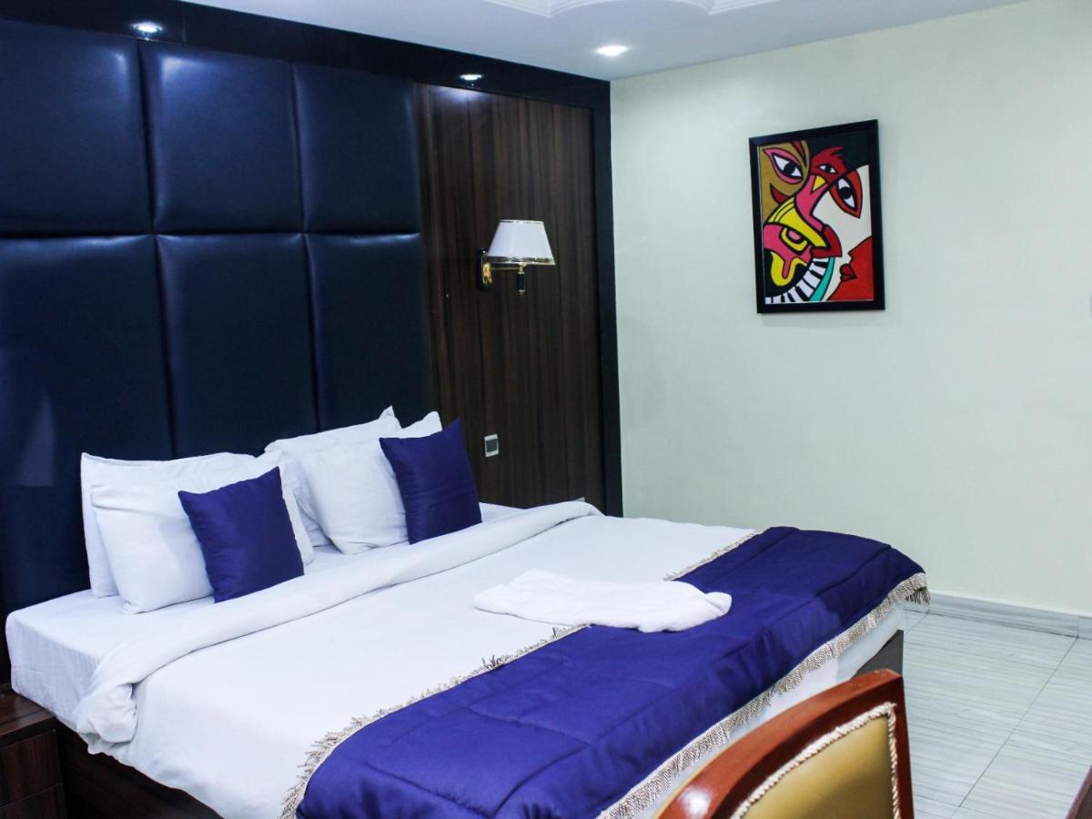 Six Diamond Hotel อีเคจา ภายนอก รูปภาพ